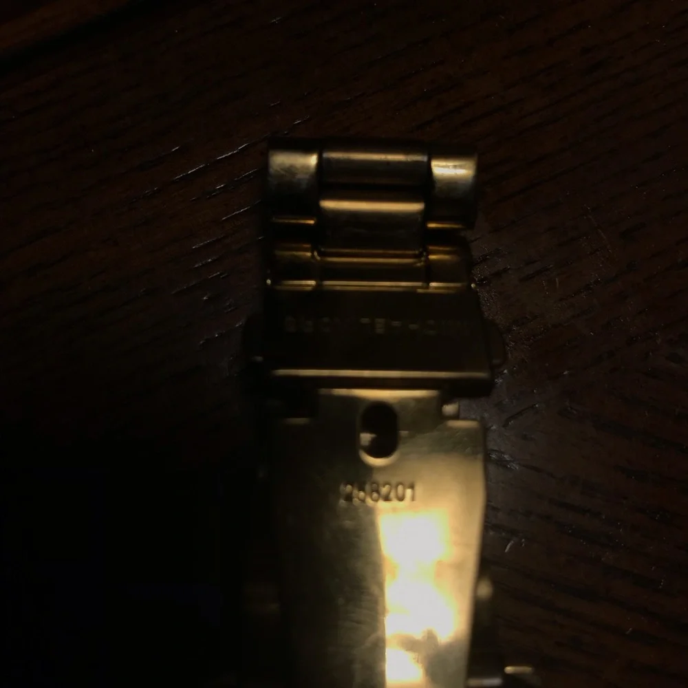 Yellow gold Michael Kors watch - Picture 4 of 5